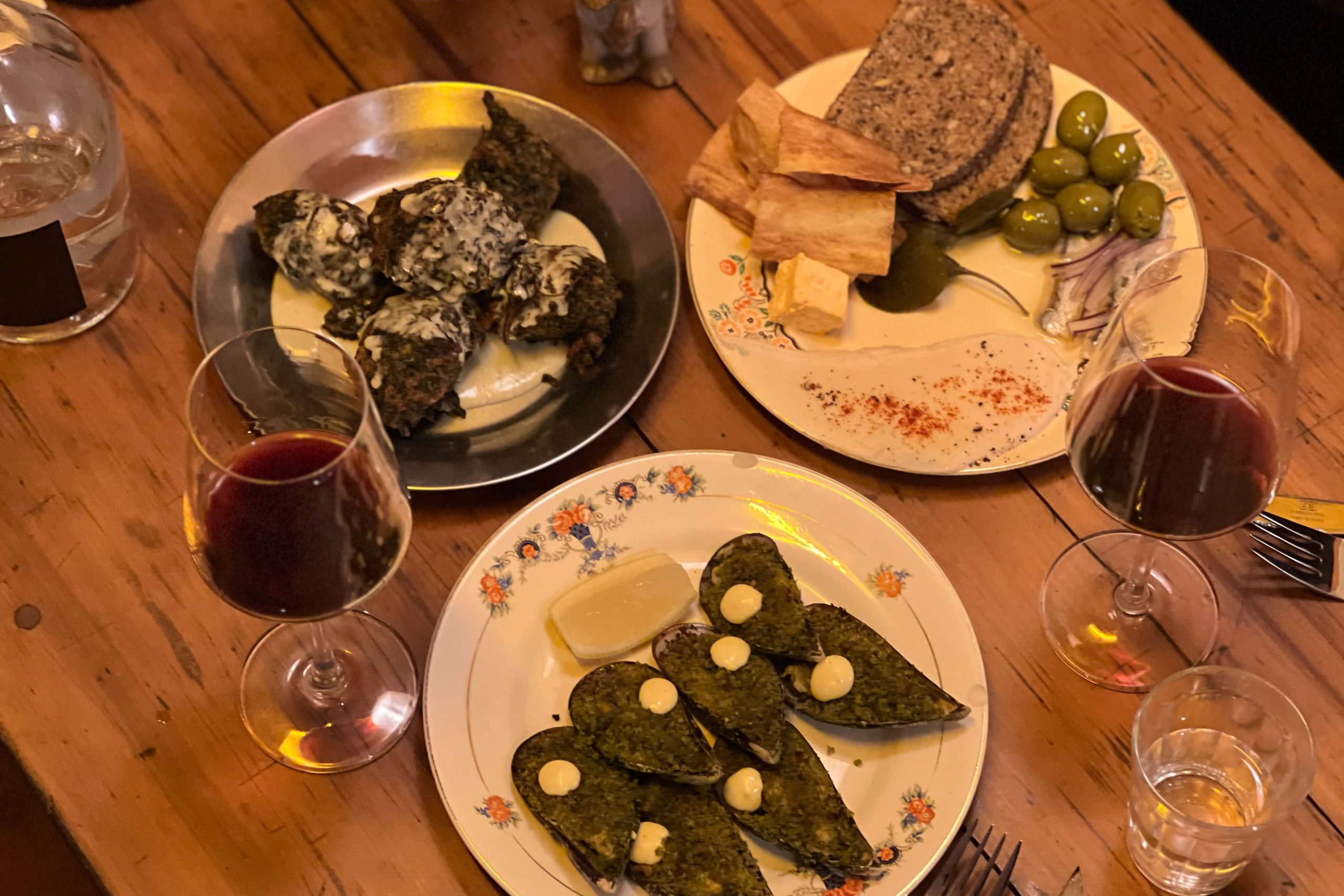 Platitos de ingredientes frescos y con baja intervención son parte del menú que sigue la línea comfort food