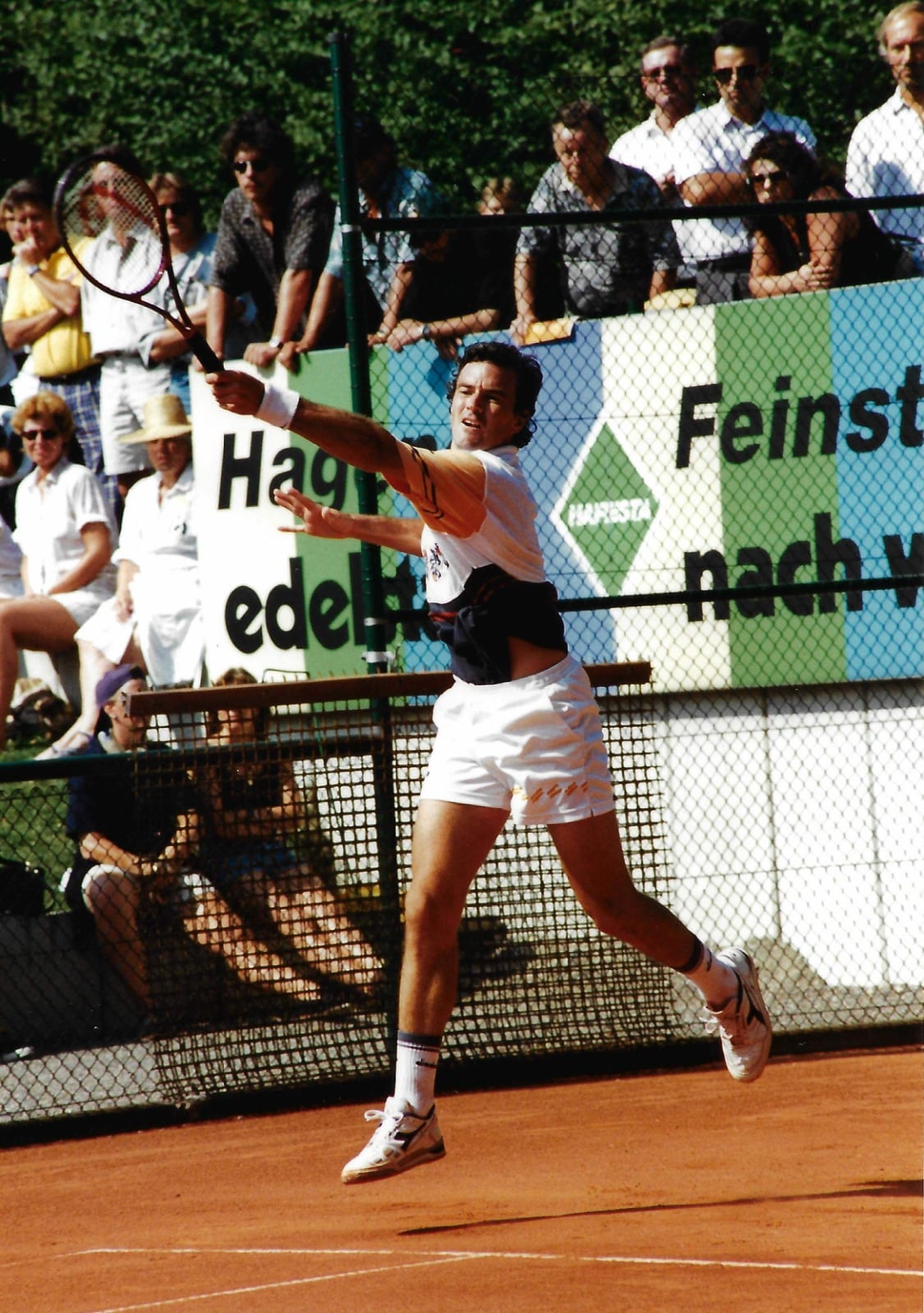 Javier Frana, jugando la Bundesliga para el Tennis-Club Rot-Weiß Hagen, donde conoció al actual capitán de Alemania en la Copa Davis