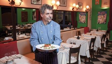 Creó restaurantes emblemáticos, cocinó para Madonna y Cobain; tuvo 50 gatos, 5 perros y un ACV: “Estaba comiendo 20 anchoas y una pila de jamón crudo”