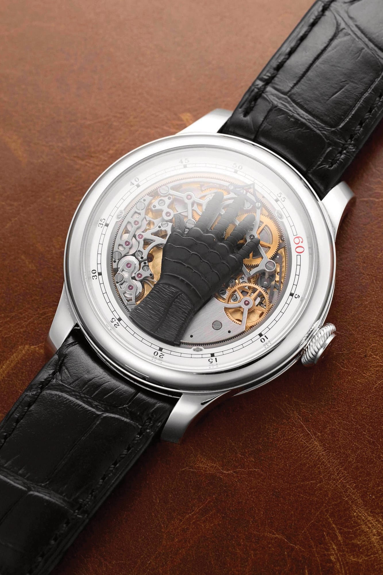 El valioso reloj, en detalle