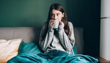 Por menos de 45 euros: este es el calefactor portátil de Rowenta que te recordará a una radio antigua por su diseño ‘vintage’