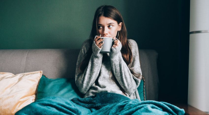 Por menos de 45 euros: este es el calefactor portátil de Rowenta que te recordará a una radio antigua por su diseño ‘vintage’