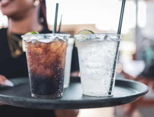 Las gaseosas contienen un nivel alto de azúcar