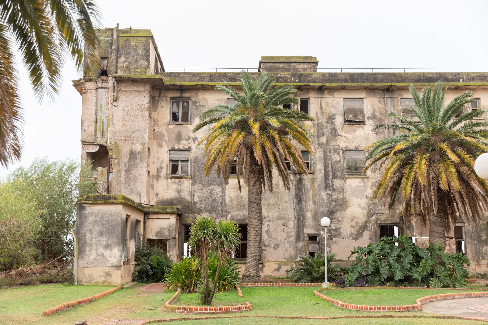 El agua hizo estragos en la edificación