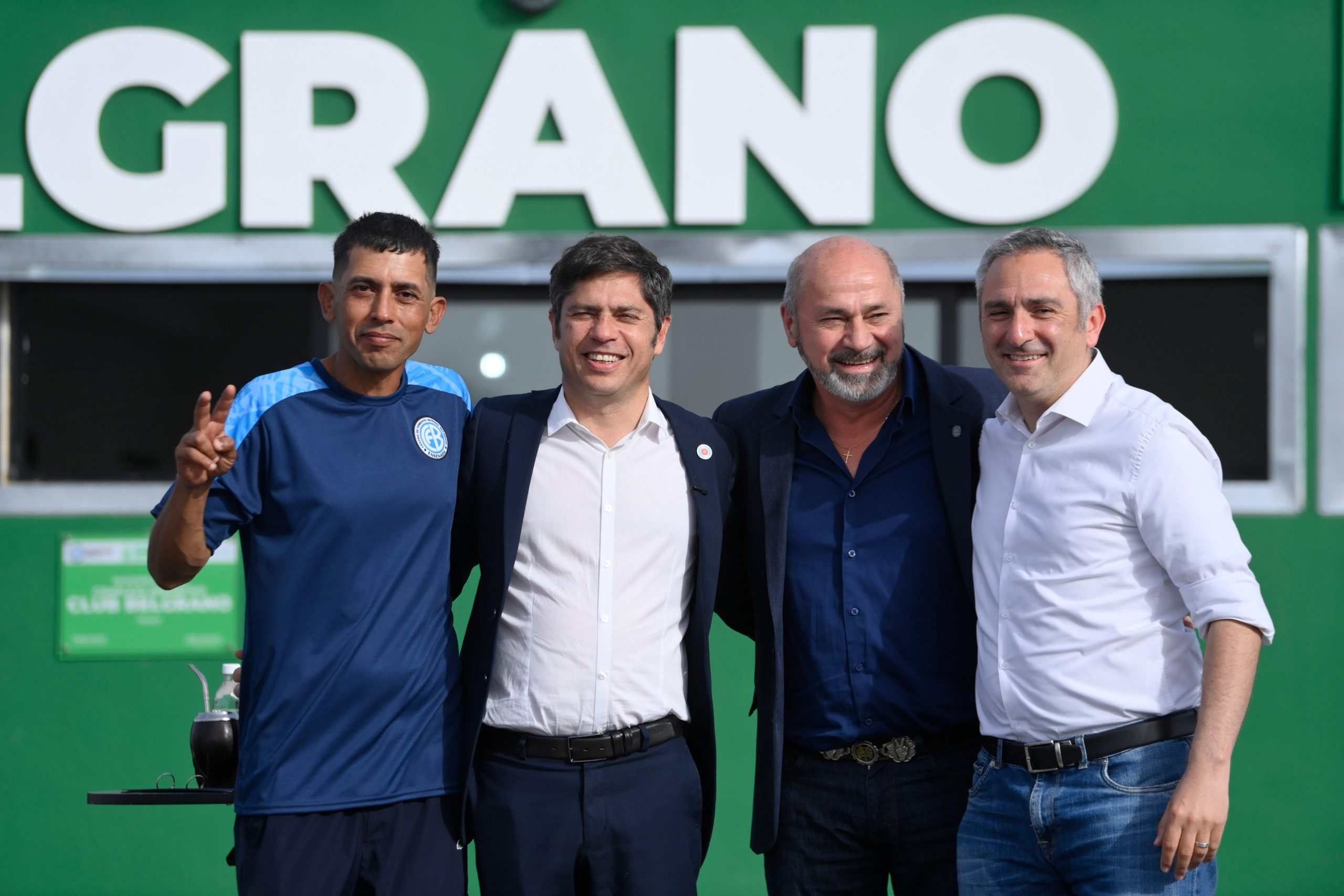 Kicillof, con el intendente Secco y su ministro Larroque, en Ensenada