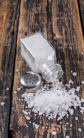 La sal, uno de los elementos más usados para equilibrar la energía del hogar