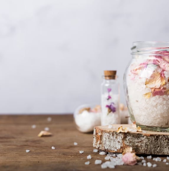 Un gesto simple que, según el Feng Shui, ayuda a bloquear las malas energías