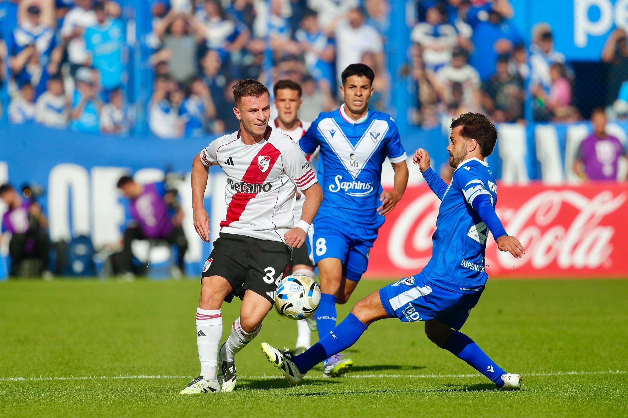 River visita a Vélez en Liniers con la misión de ganar para meterse en zona de acceso a la Copa Libertadores 2026