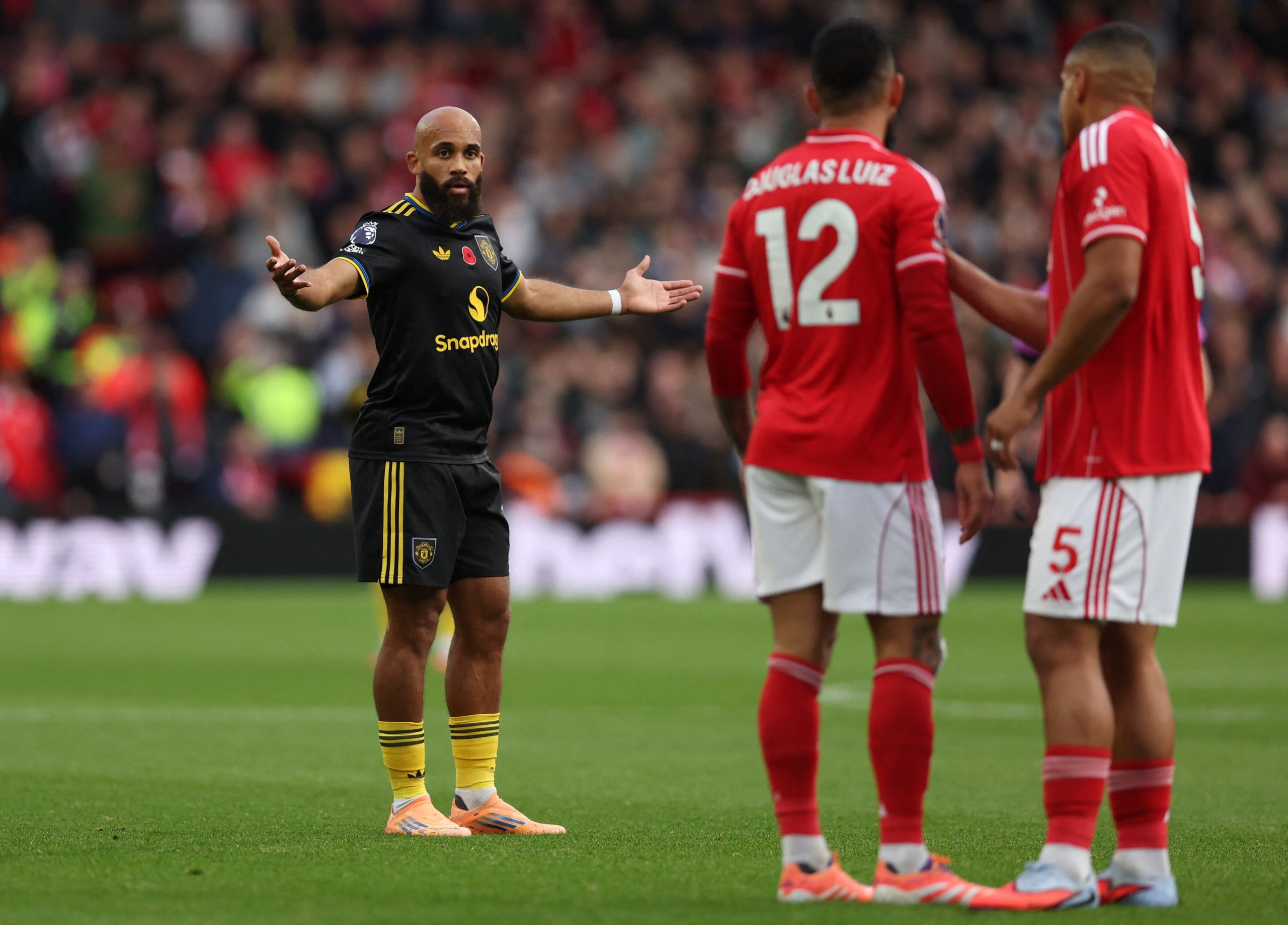 Nottingham vs Man. United por la fecha 10 de la Premier League del 2025.