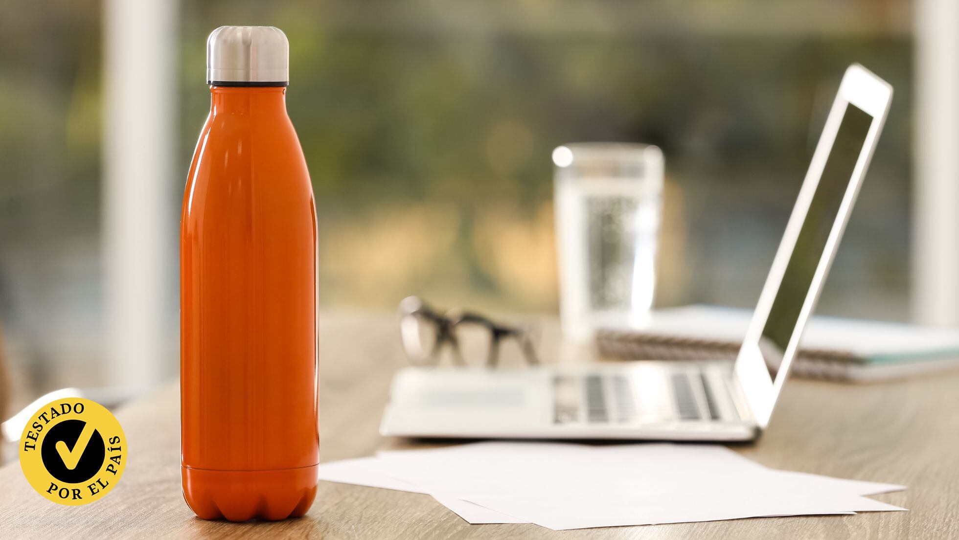 Te cuento cómo es la botella térmica de acero inoxidable que utilizo todos los días en la redacción.