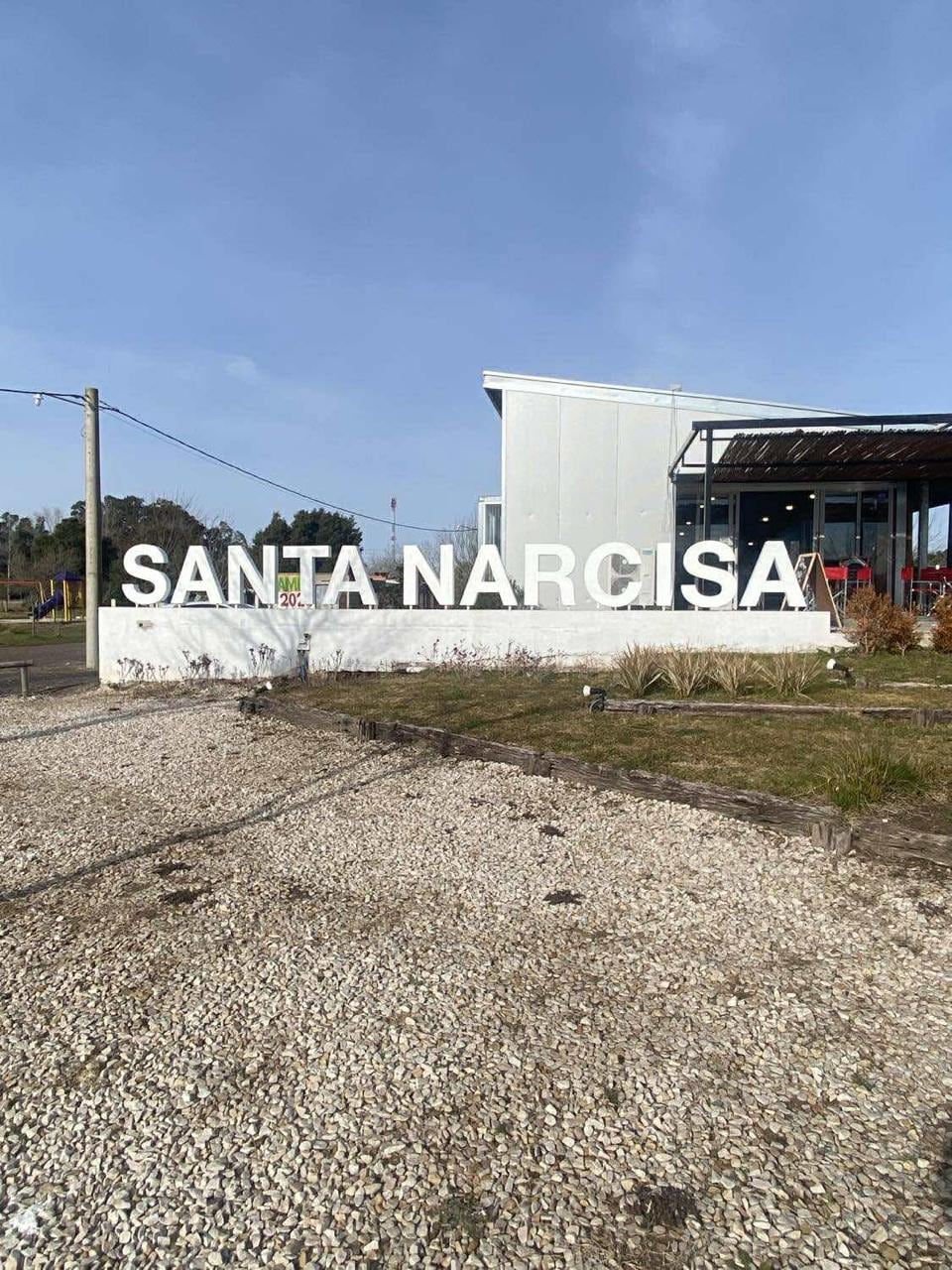 El frente de Santa Narcisa, vista desde la ruta