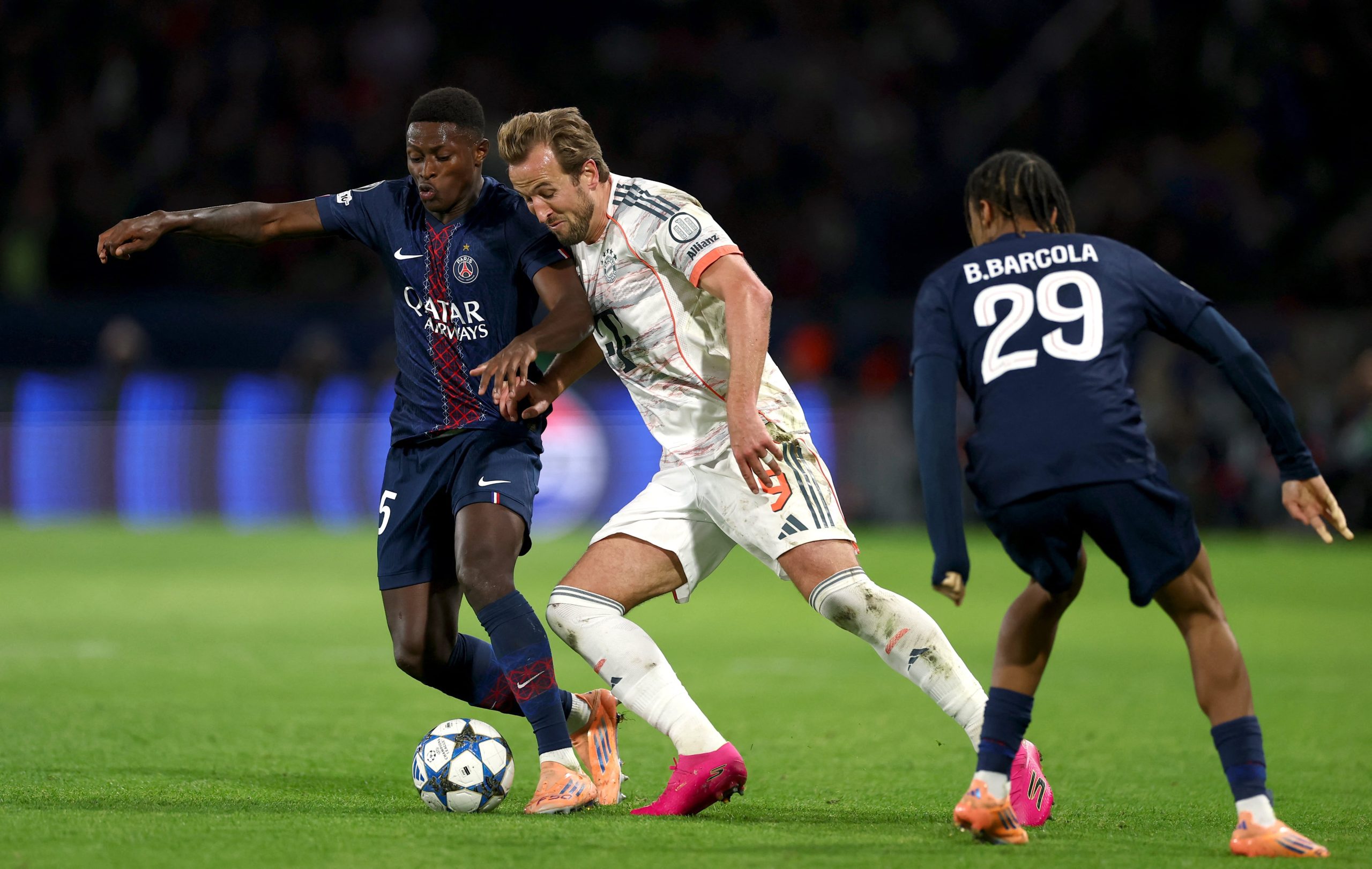 PSG vs Bayern Munich por la fecha 4 de la Champions League del 2025.