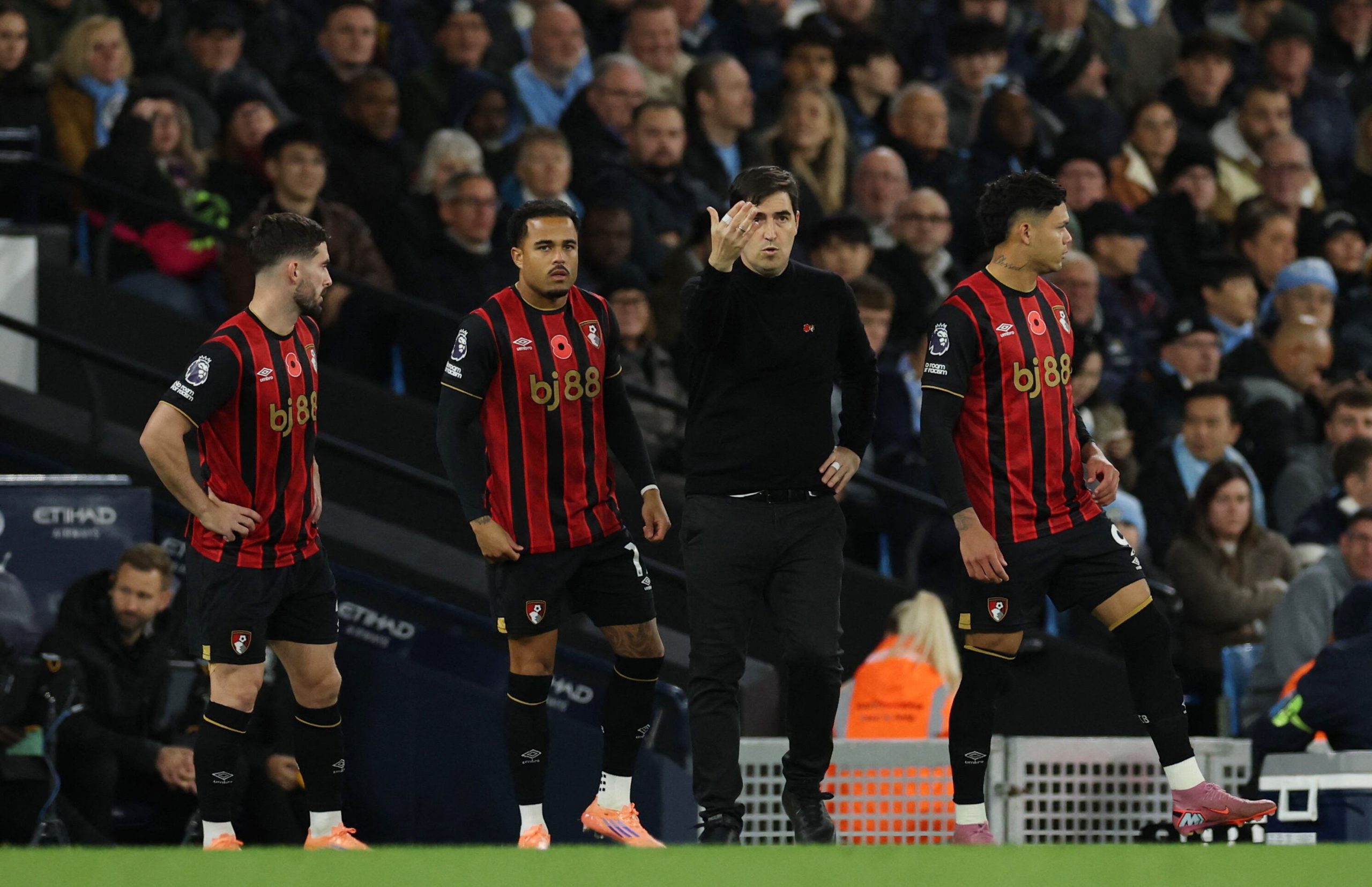 Manchester City vs Bournemouth por la fecha 10 de la Premier League del 2025.