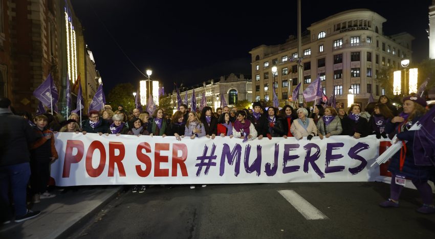 Manifestaciones del 25N, en directo | Redondo llama al consenso y lanza un mensaje al PP: “O está con el Pacto de Estado o está con el negacionismo de Vox”