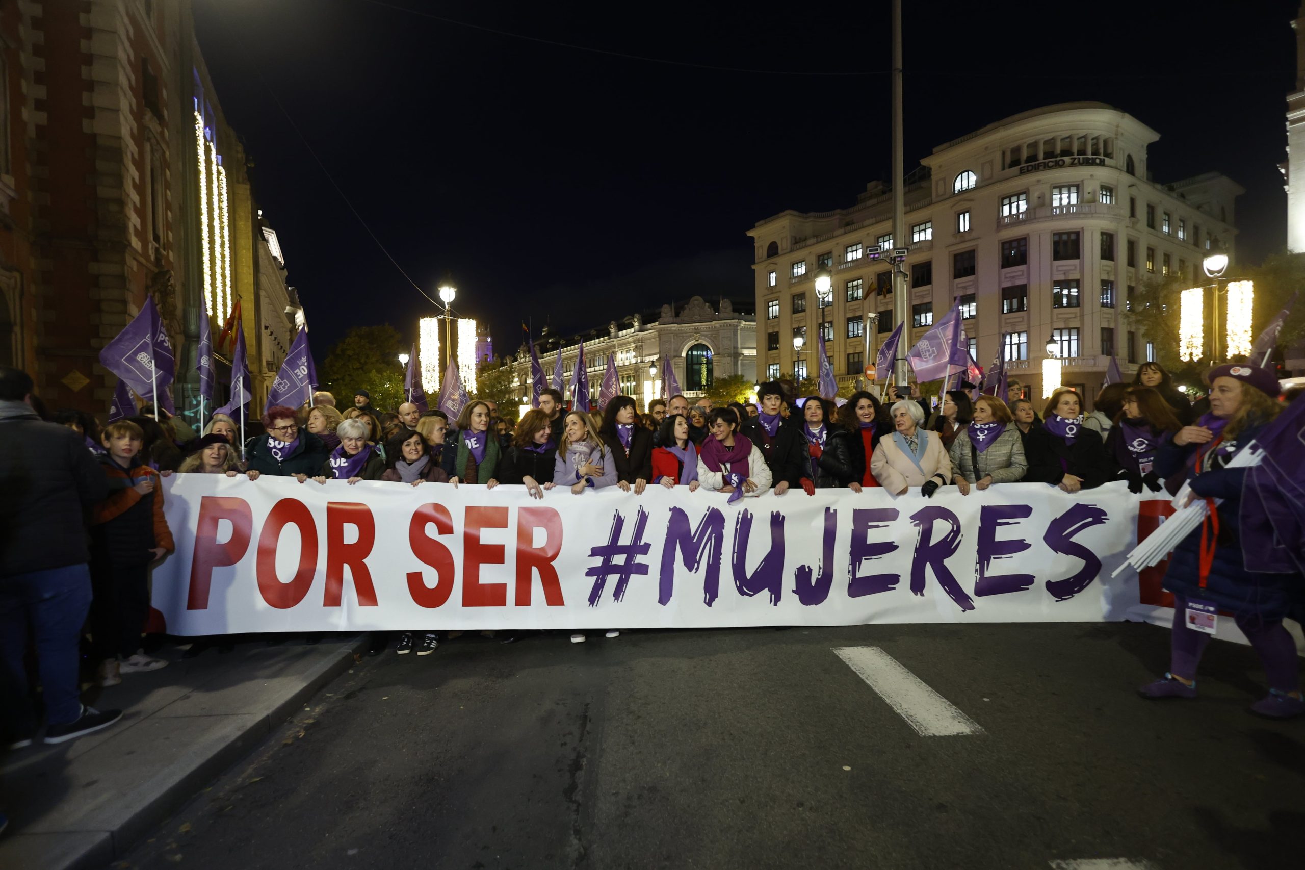 Cabecera de la manifestación transincluyente de Madrid convocada por el Foro 25N Movimiento Feminista. 