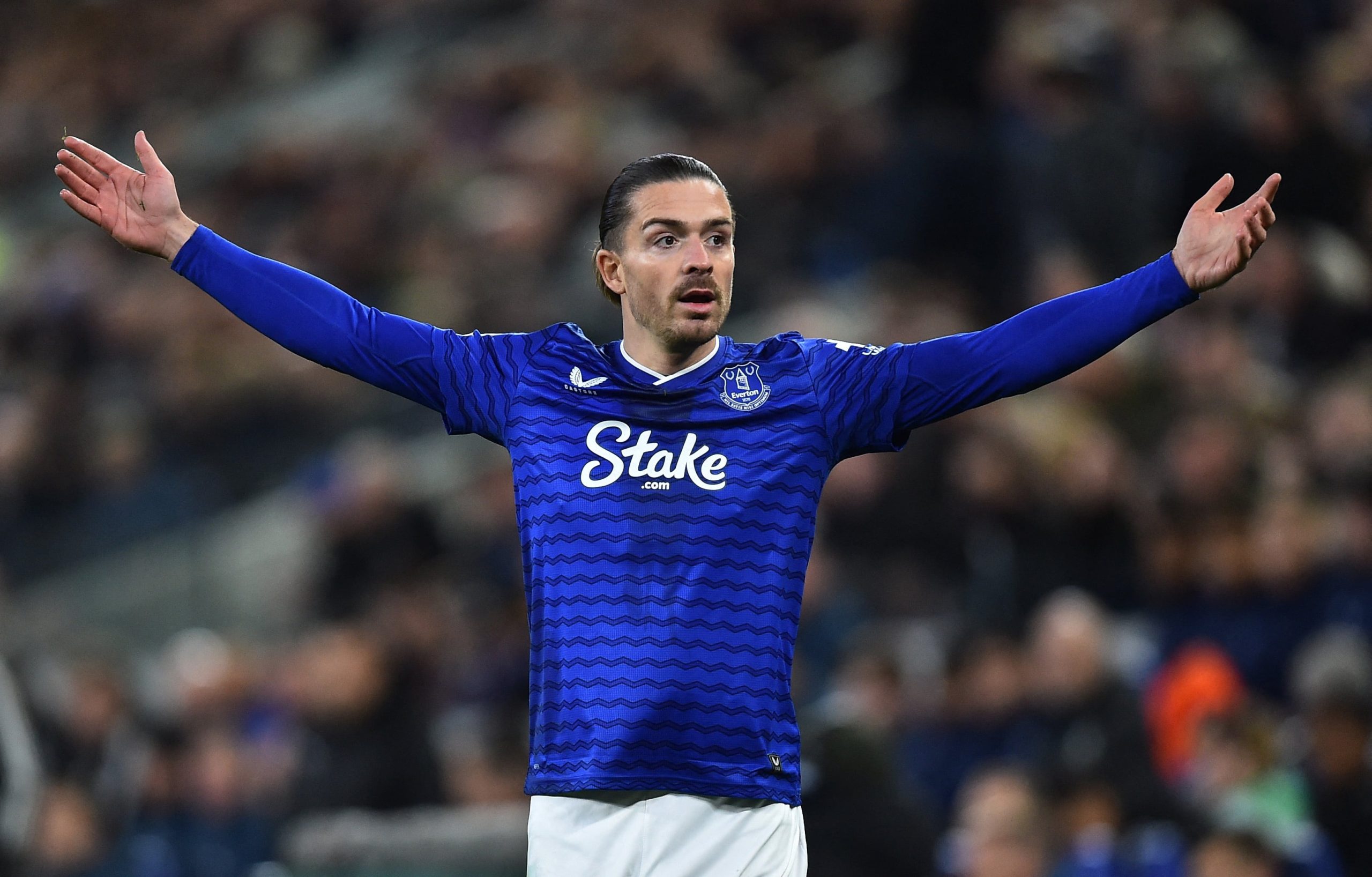 Everton vs Newcastle por la fecha 13 de la Premier League del 2025.