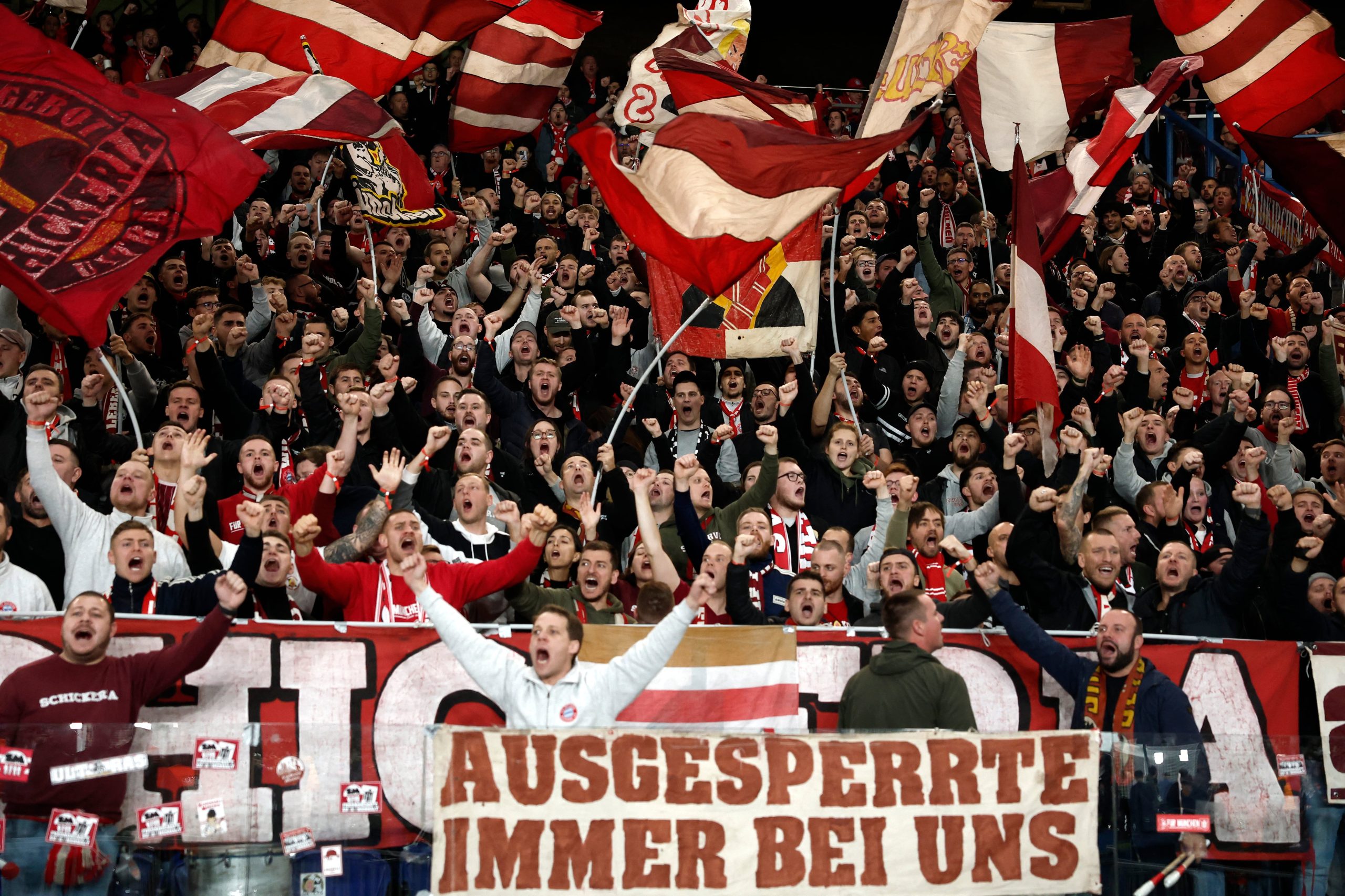 PSG vs Bayern Munich por la fecha 4 de la Champions League del 2025.