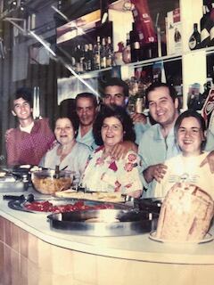 La familia Russo en una foto histórica de la cantina