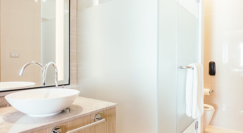 Belén García, arquitecta: “Las duchas sin mampara crean baños más amplios y modernos”