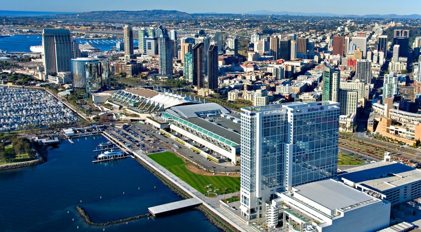 La ciudad que reúne playas increíbles, acantilados y una vibrante actividad cultural