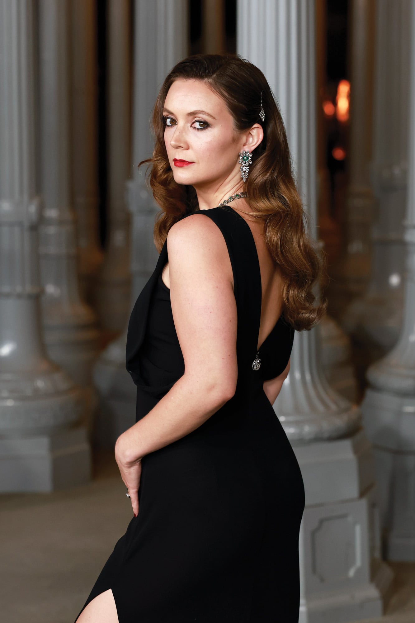 El 1 de noviembre, Billie estuvo presente en la LACMA Art+Film Gala en el Museo del Condado de los Ángeles y, una vez más, el parecido con su famosa madre llamó la atención