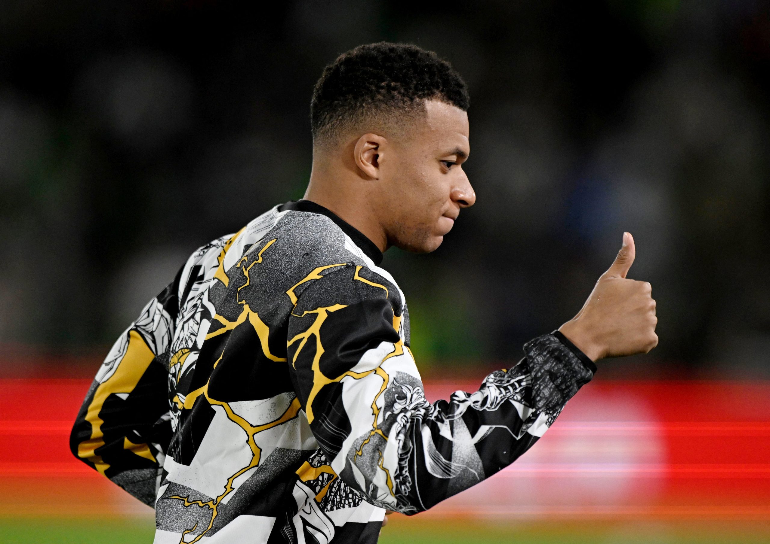 Elche vs Real Madrid por la fecha 13 de La Liga de España del 2025.