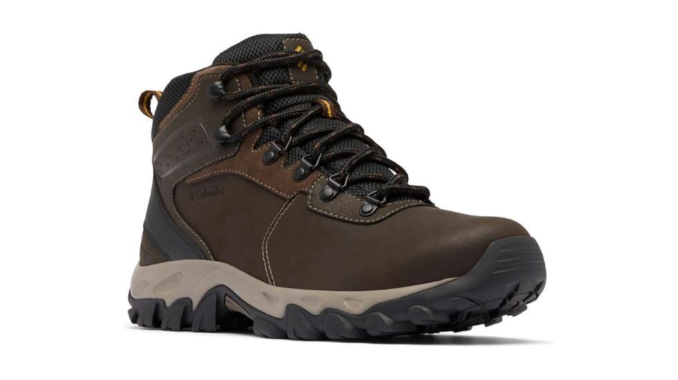 Con un diseño impermeable para mantener tus pies secos durante horas.