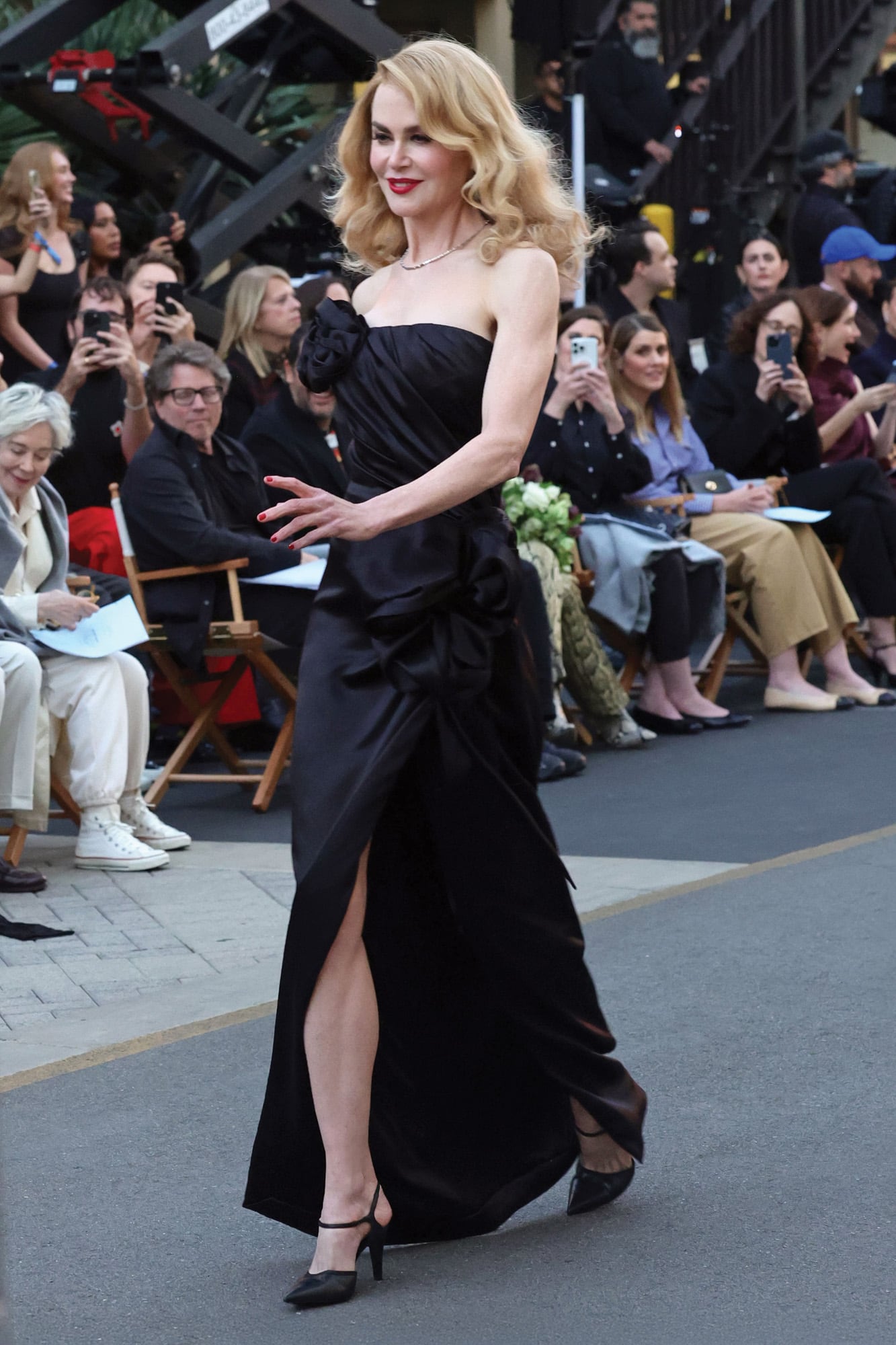 El vestido fue creado por el modisto Matthieu Blazy