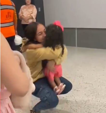 Es venezolana y la deportaron sin su bebé cuando se presentó a su cita migratoria del ICE: “No entendía qué pasaba”