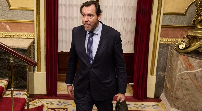 Renfe se rebela ante la ley que le obliga a indemnizar a los viajeros por retrasos de más de 15 minutos en la alta velocidad