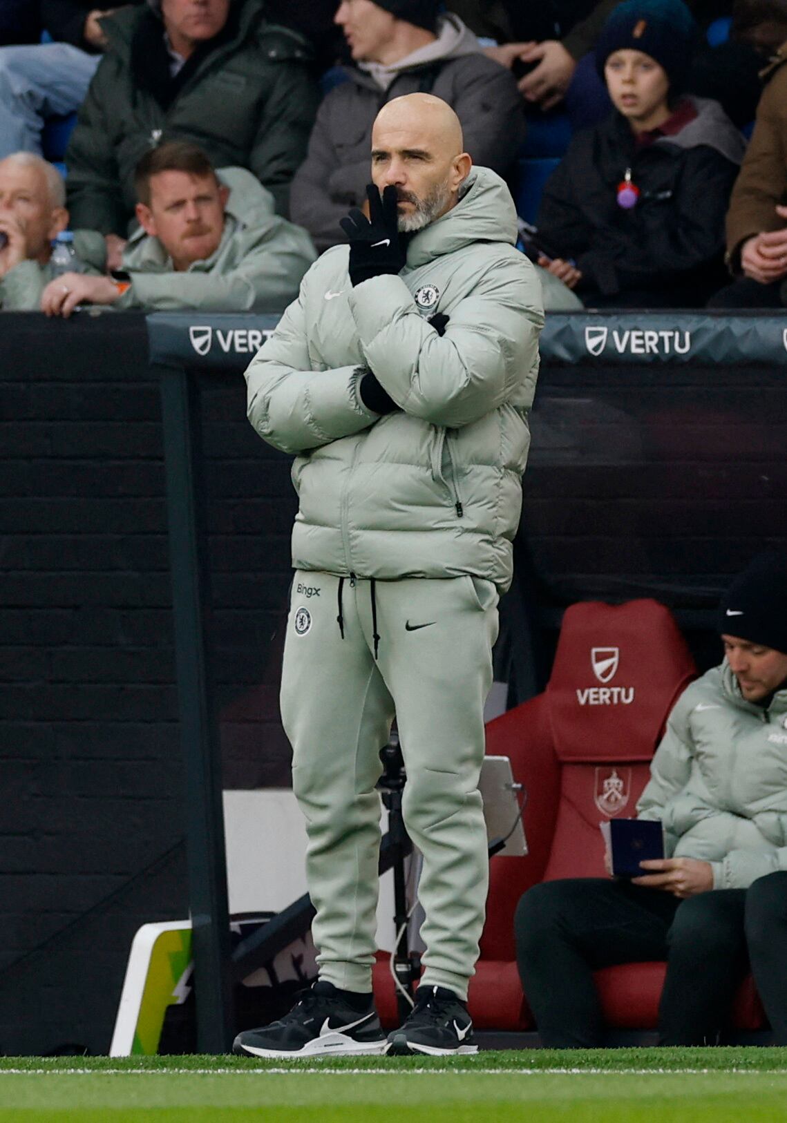 Burnley vs Chelsea por la fecha 12 de la Premier League del 2025.