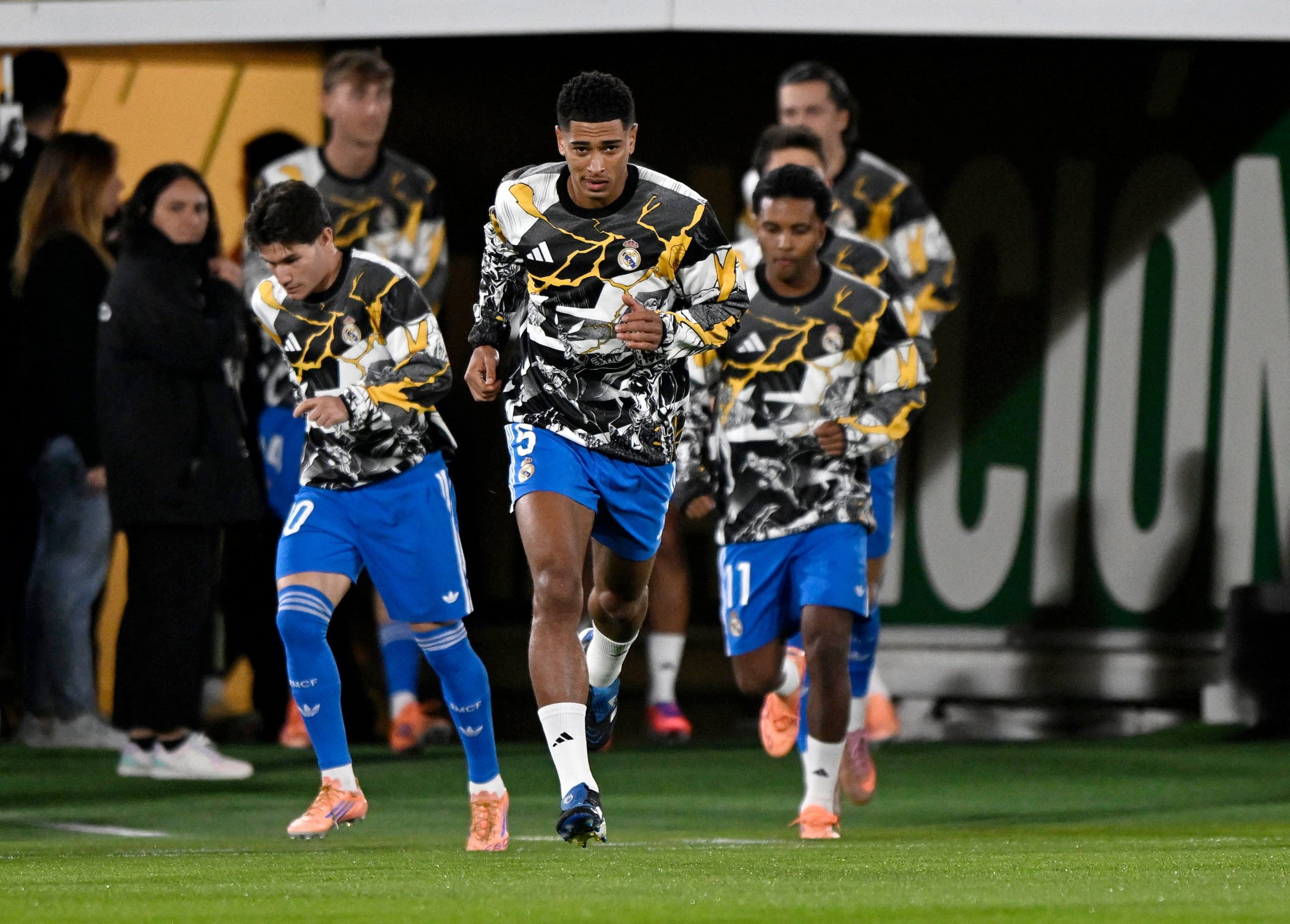 Elche vs Real Madrid por la fecha 13 de La Liga de España del 2025.