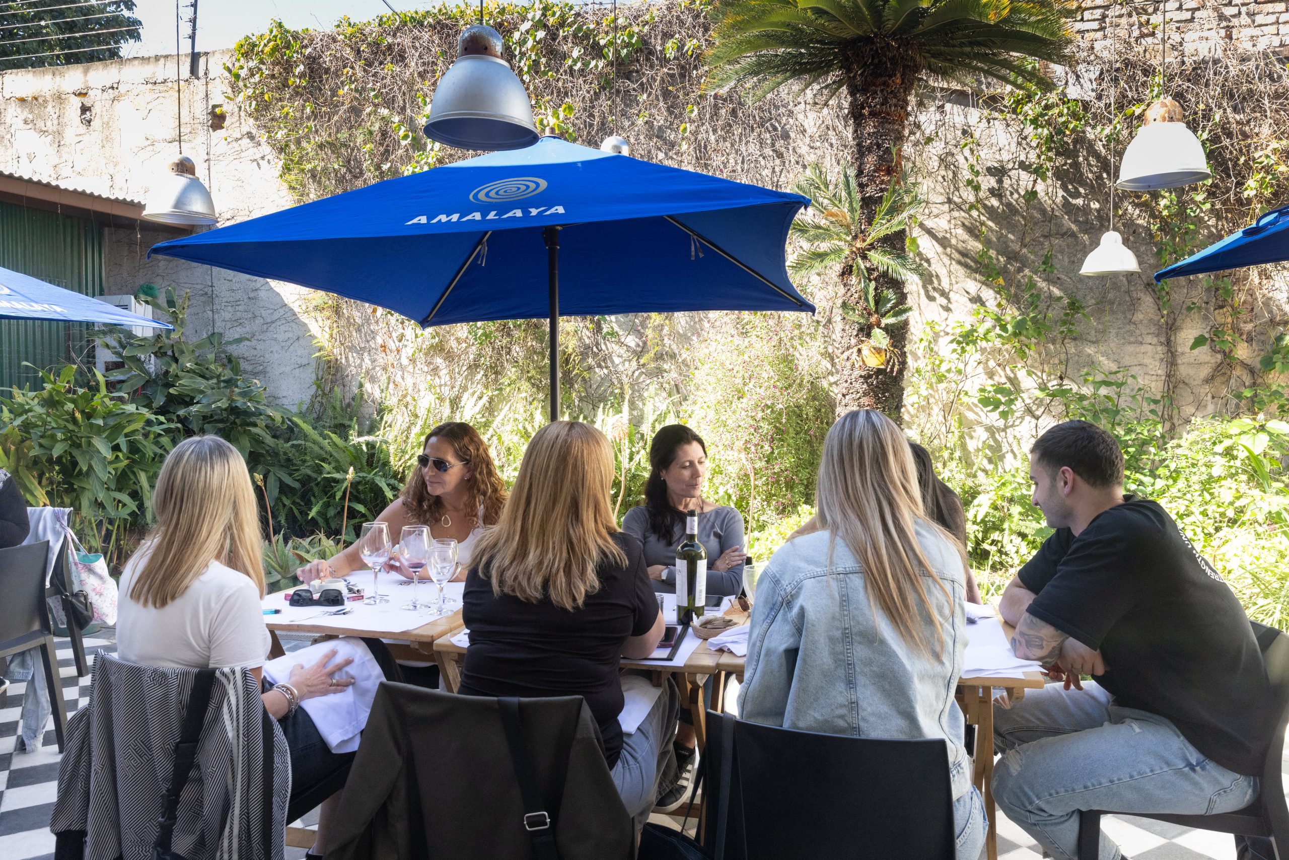El patio de Enfrente es ideal para una comida relajada