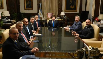 El Gobierno busca arrinconar a Chiqui Tapia, pero evita ir a una confrontación directa