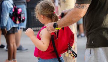 La renta garantizada no logra sacar de la pobreza severa a dos de cada tres familias con hijos que la perciben
