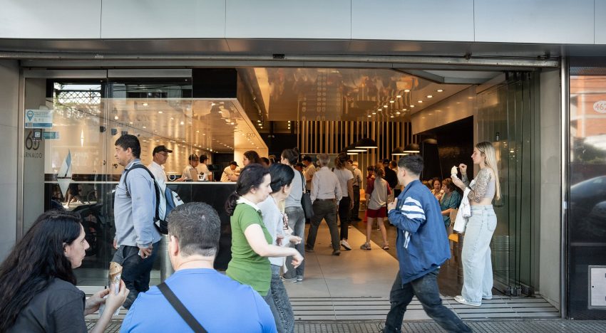 Vino de Asturias a los 9 y a los 86 fue distinguido por la heladería que fundó: “Todo lo aprendí en este país que me abrió las puertas”