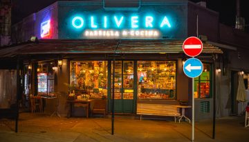 El bodegón de Parque Avellaneda que recreó en el sótano un bar con identidad tanguera