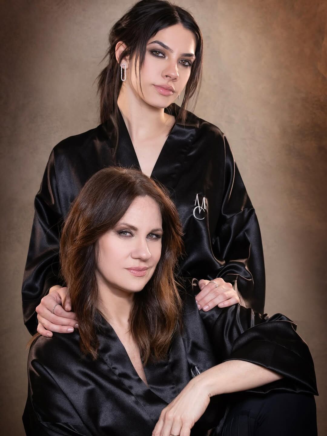 La primera campaña de Nancy Dupláa con su hija Morena Echarri. (Foto: Instagram/@cynthiamartos)