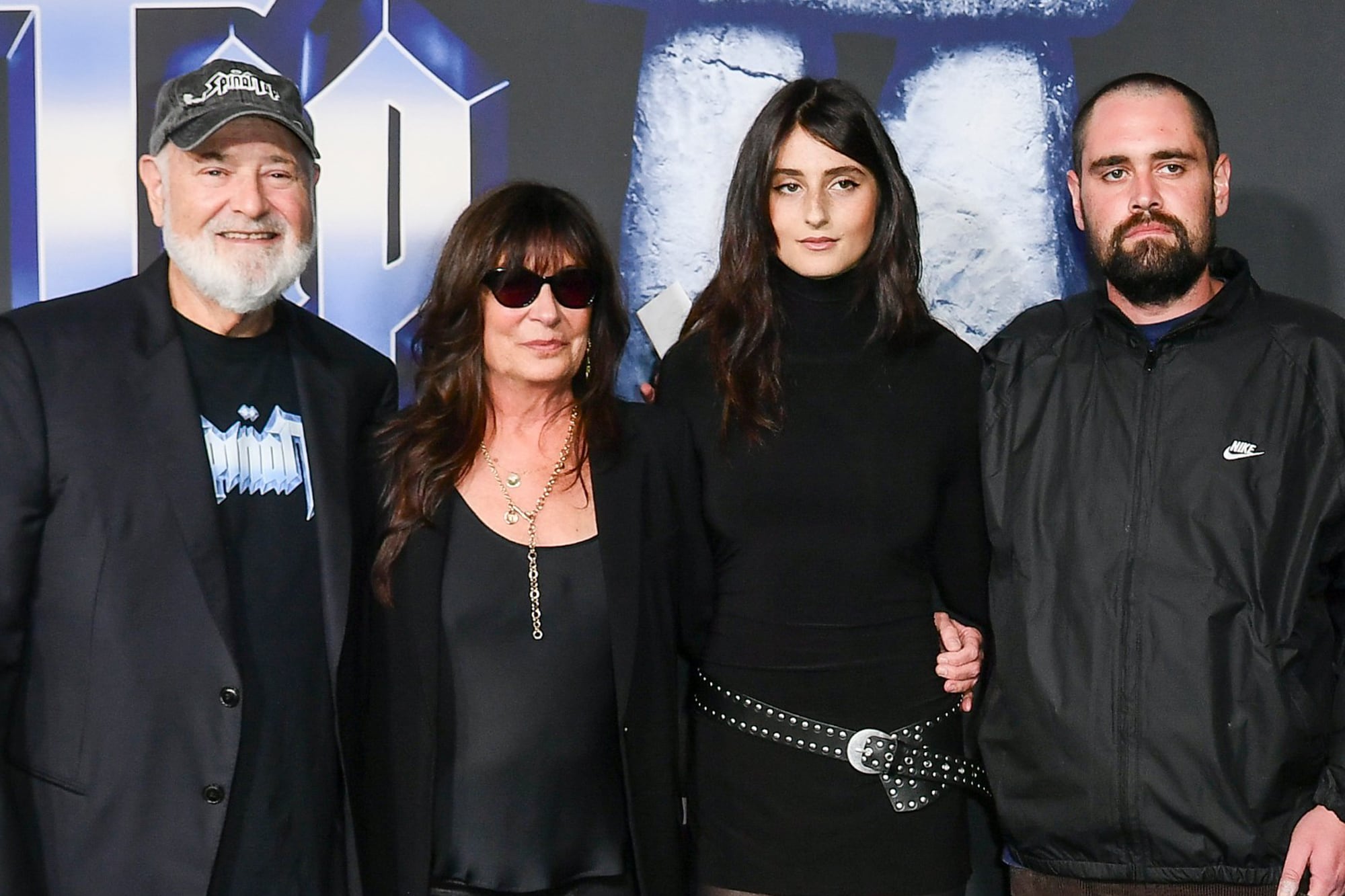 Rob Reiner, Michele Singer Reiner, Romy Reiner y Nick Reiner en la premiere de Spinal Tap II: el final continúa, en septiembre pasado