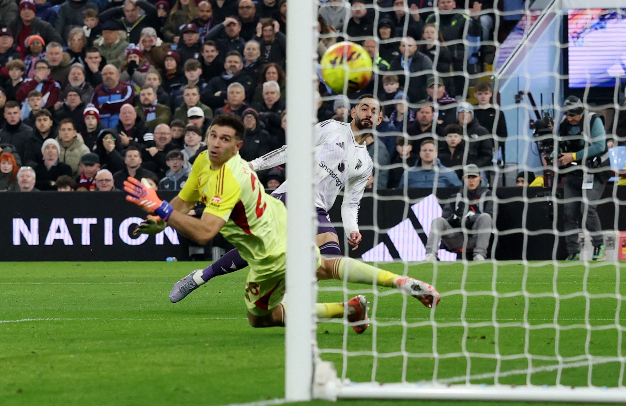 Aston Villa vs Man. United por la fecha 17 de la Premier League del 2025.