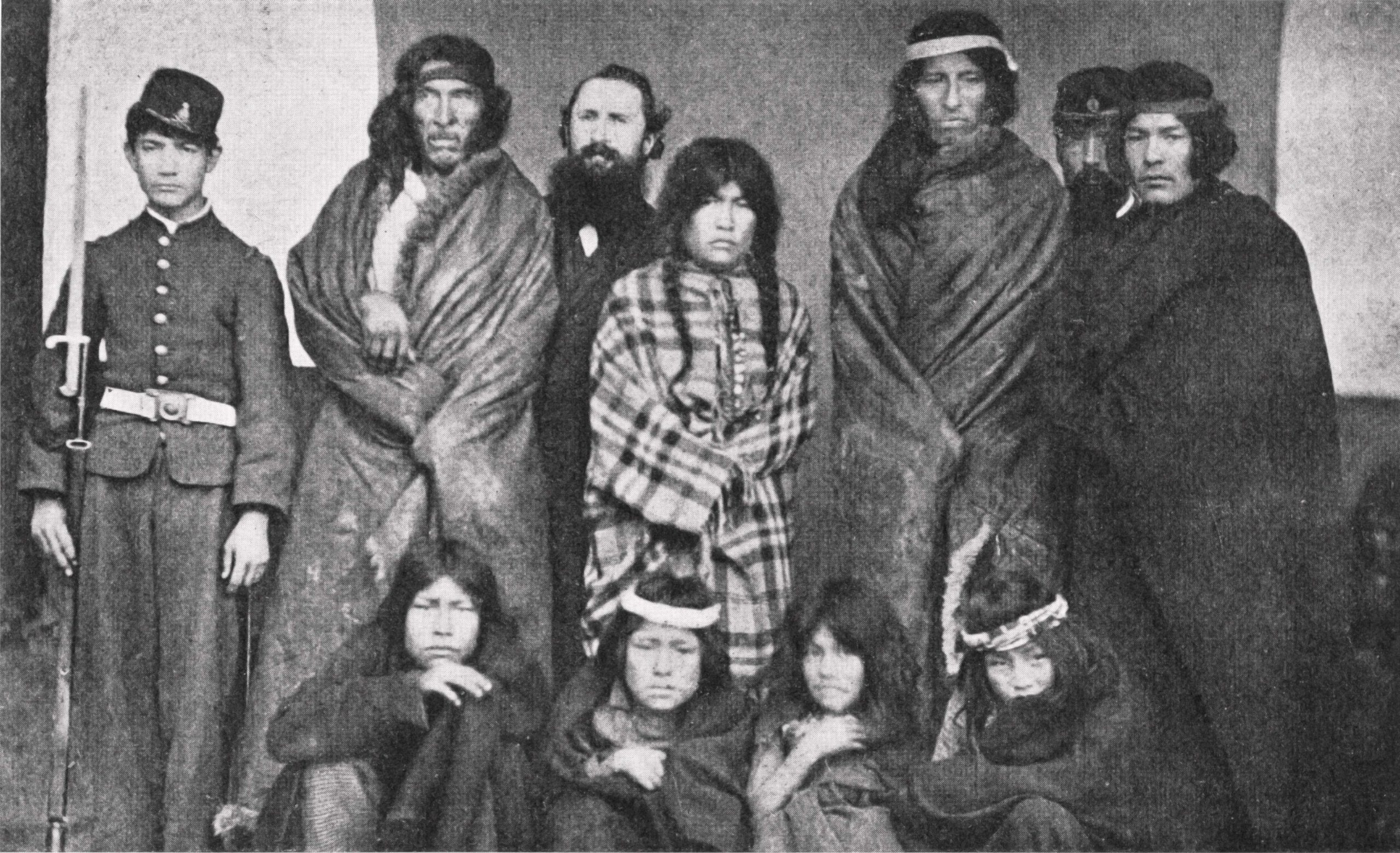 La “chusma” de Orqueke. La foto fue tomada en 1883 por Carlos Luis Spegazzini.