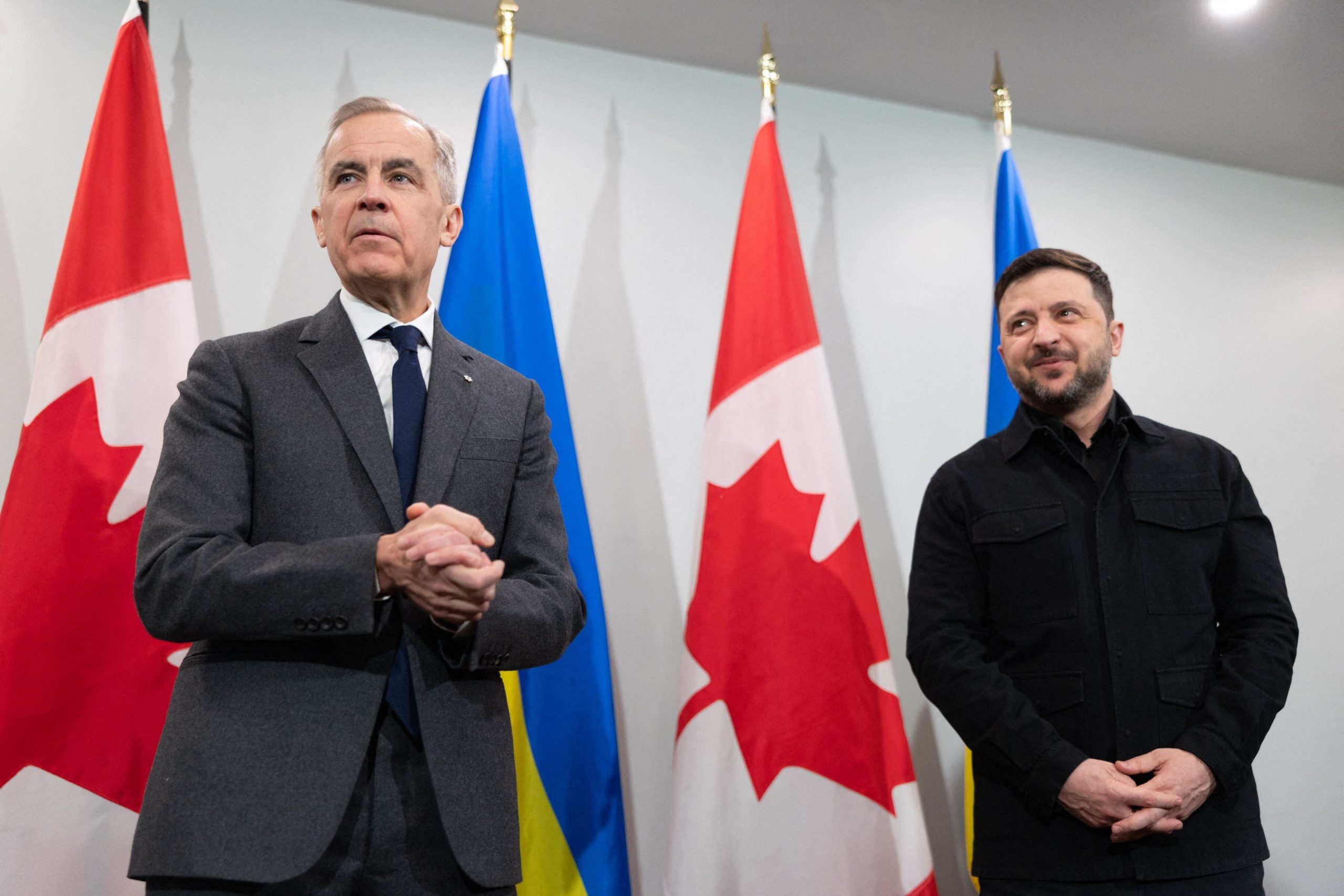 El primer ministro canadiense, Mark Carney, recibe al líder ucraniano Volodimir Zelensky en Halifax