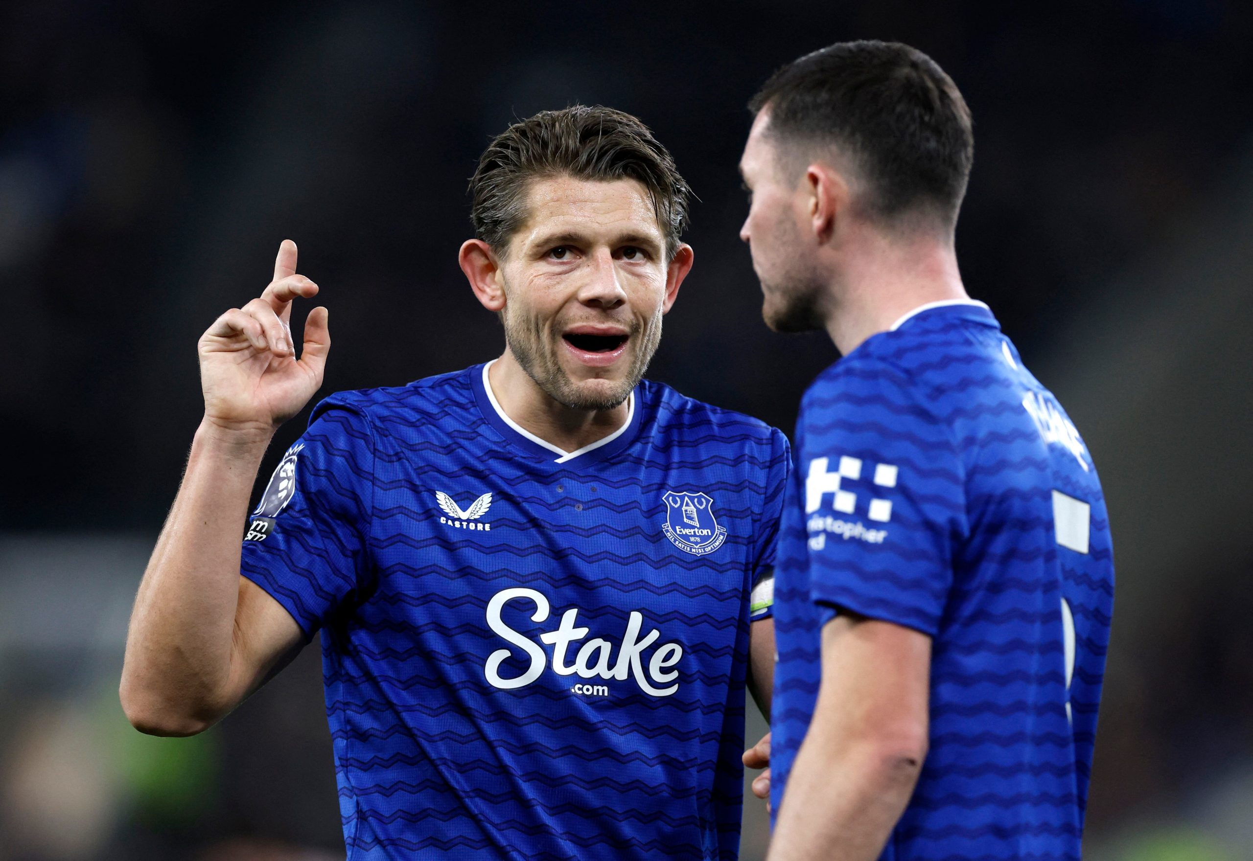 Everton vs Arsenal por la fecha 17 de la Premier League del 2025.