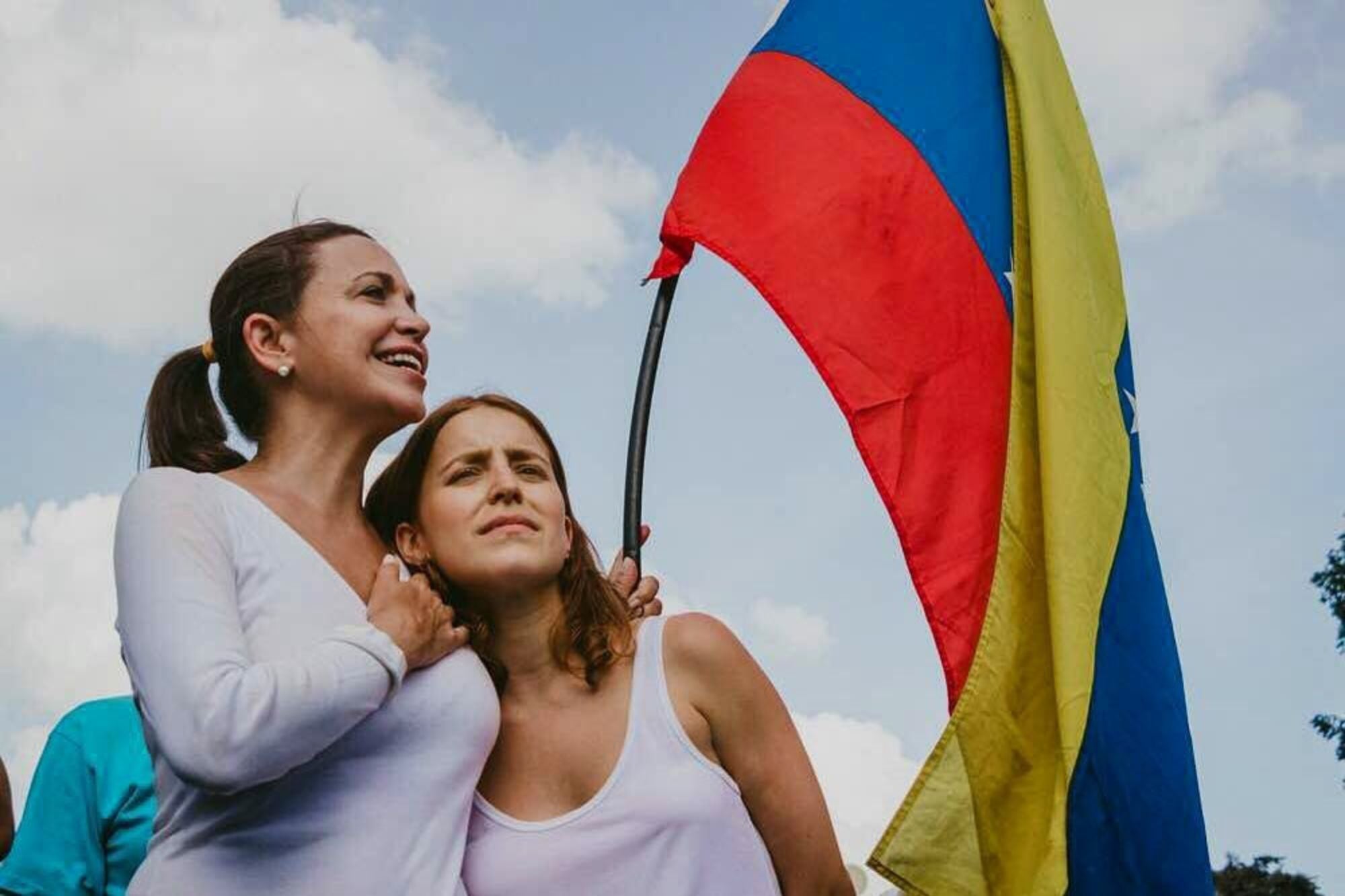 Ana Corina, la hija de María Corina Machado, recibe el Premio Nobel de la Paz en nombre de su madre
