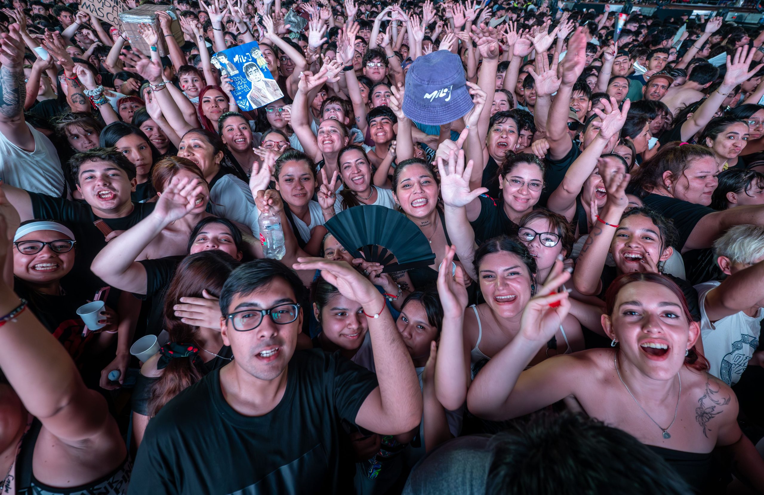 Los fans le demostraron todo su apoyo a Milo J. (Foto: @Kaloian.Santos)