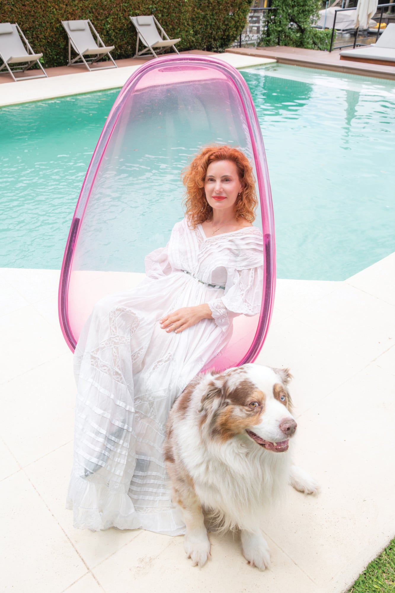 Con Merlí, su pastor australiano que la sigue a todas partes