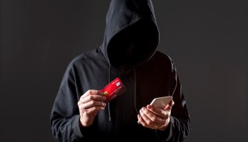 Es hondureña, vive en Texas y perdió cientos de dólares por una estafa migratoria: “Todo parecía real”