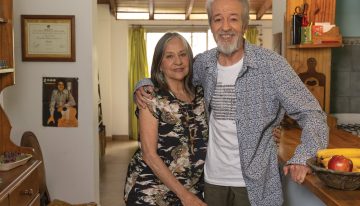 “Me hizo valorar estar vivo”. A los 79, el querido cantante Donald posa con su gran amor y nos revela cómo enfrenta el mal de Parkison