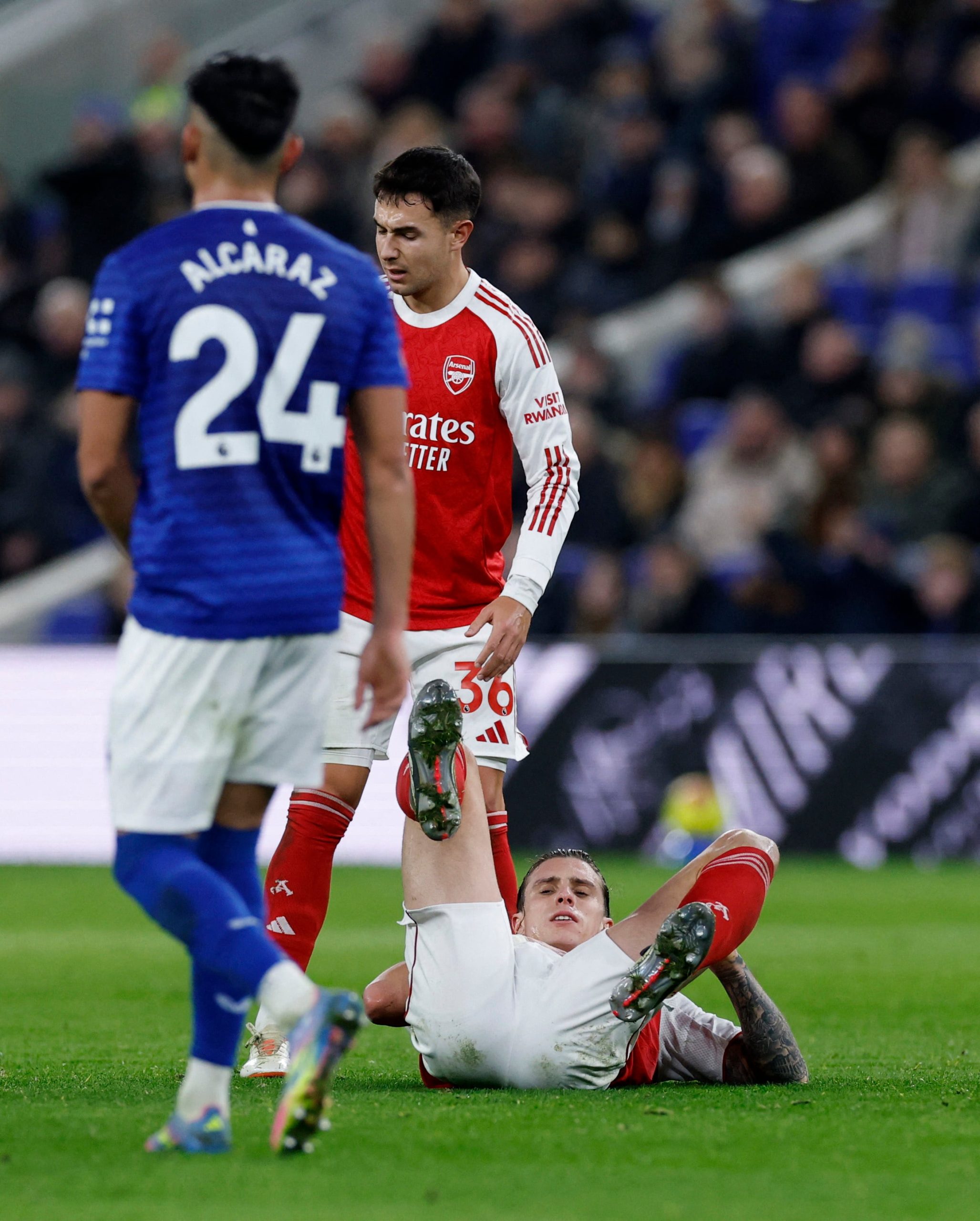 Everton vs Arsenal por la fecha 17 de la Premier League del 2025.