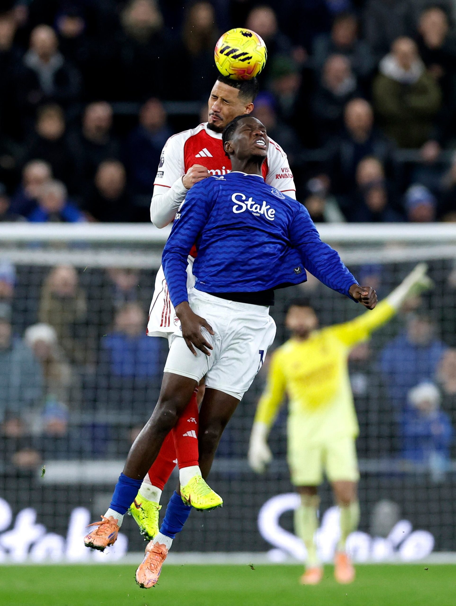 Everton vs Arsenal por la fecha 17 de la Premier League del 2025.